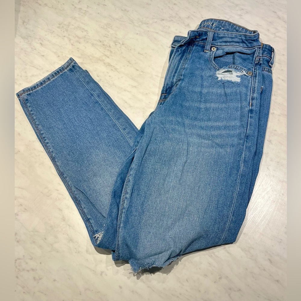Sz 4 Short American Eagle Distressed High Rise Ankle Jeans